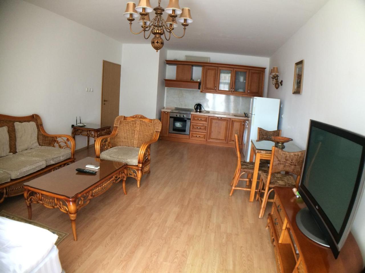 Oasis Suites Apartments And Studios Ravda Exterior photo